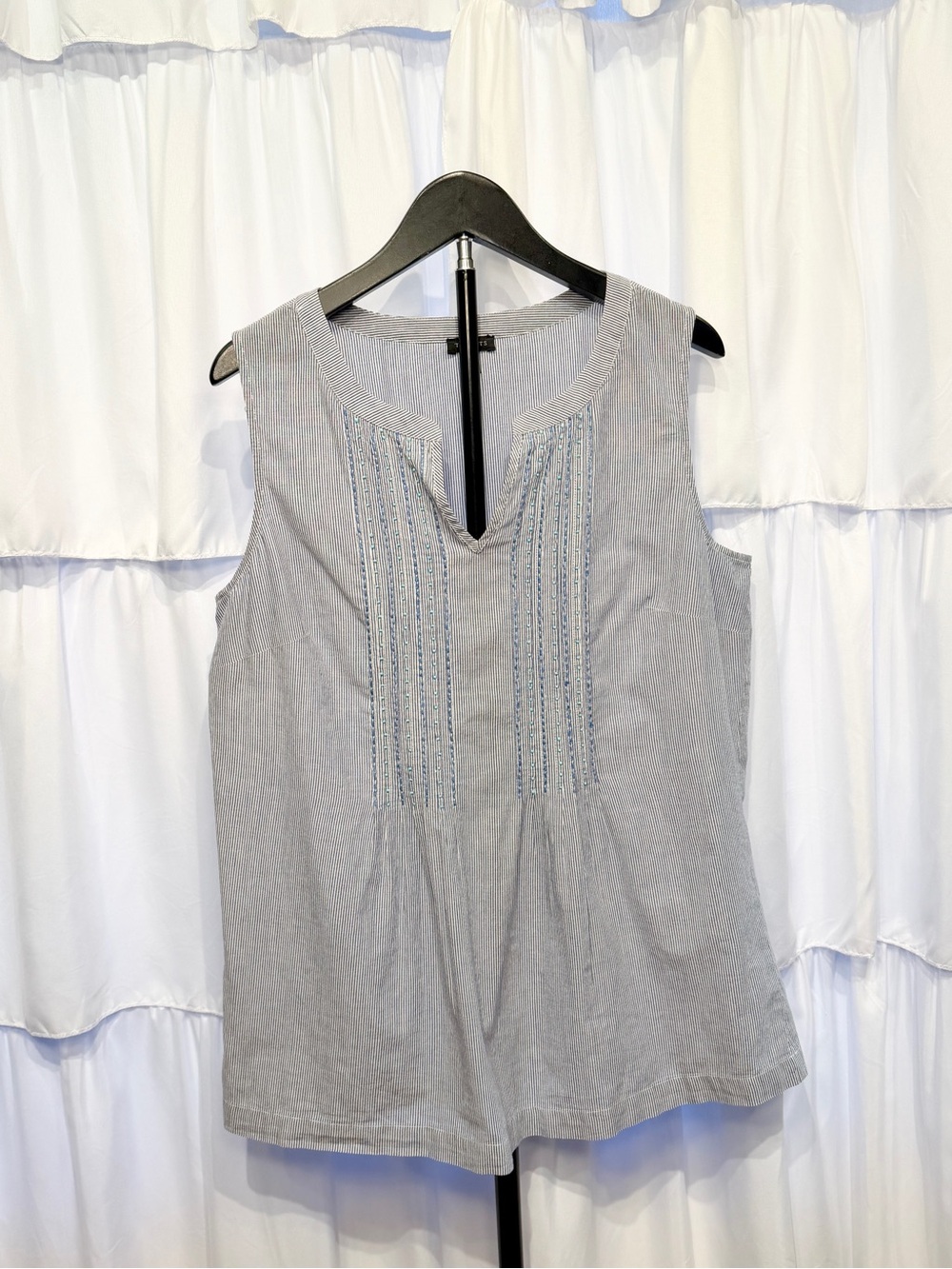 Talbots Women’s Pintuck Sleevelss Notch Neck Blouse Top Blouse with Size M - Picture 3 of 8